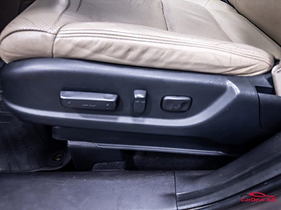 Vehicle Image 32