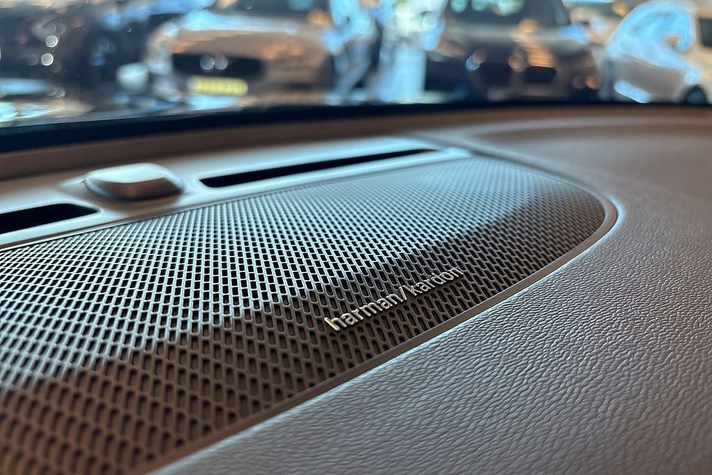 Vehicle Image 24