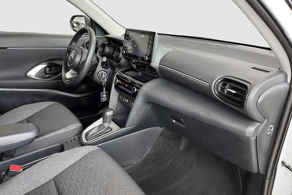 Vehicle Image 8