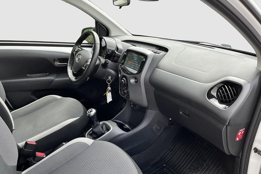 Vehicle Image 7