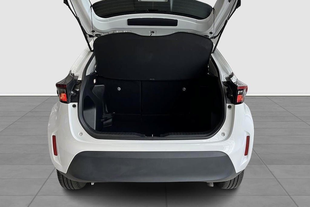 Vehicle Image 12