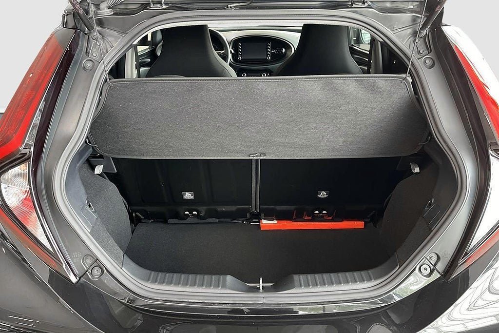 Vehicle Image 13