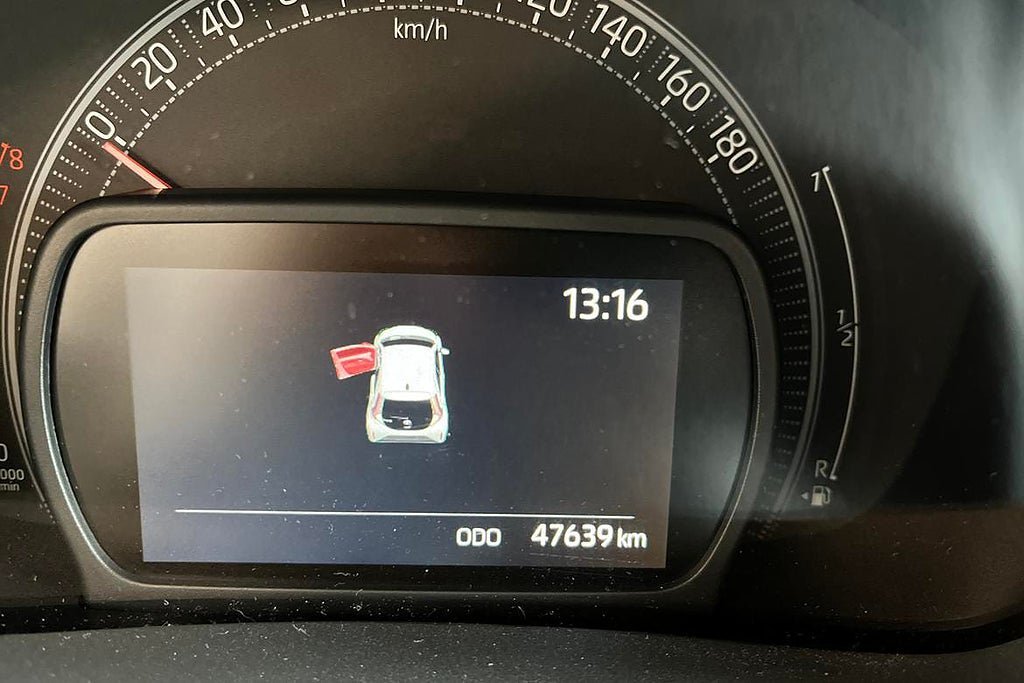 Vehicle Image 14