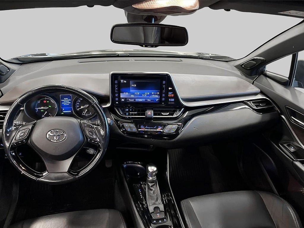 Vehicle Image 12