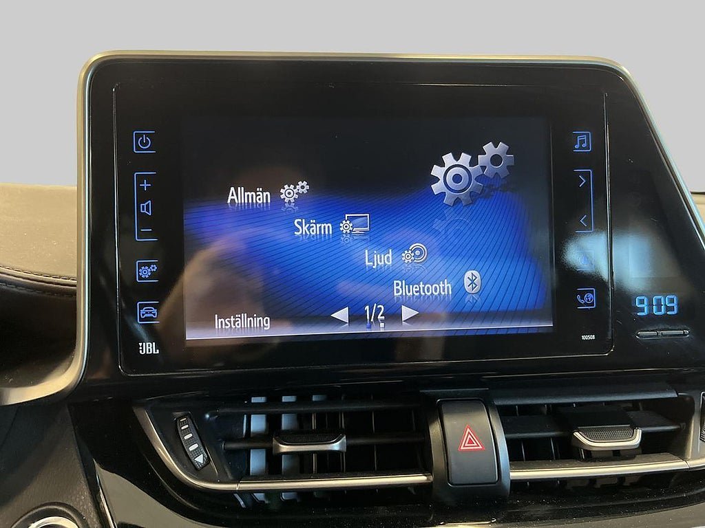 Vehicle Image 16