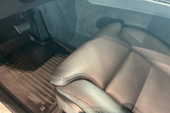 Vehicle Image 36