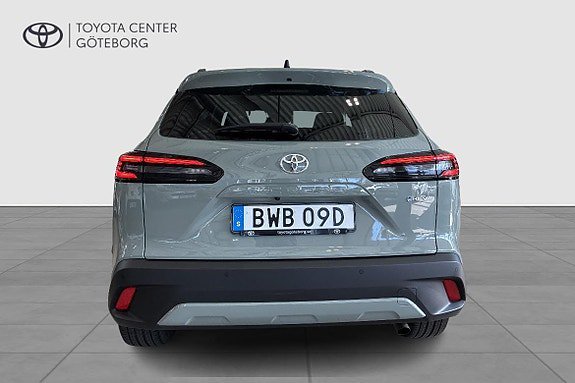Vehicle Image 6