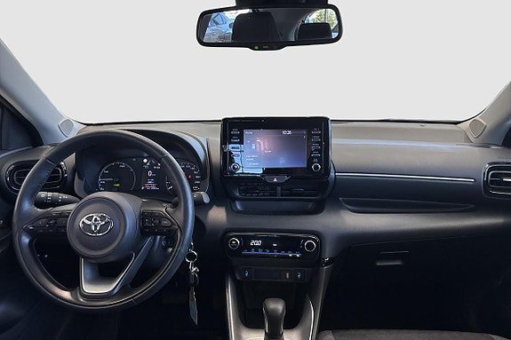 Vehicle Image 10
