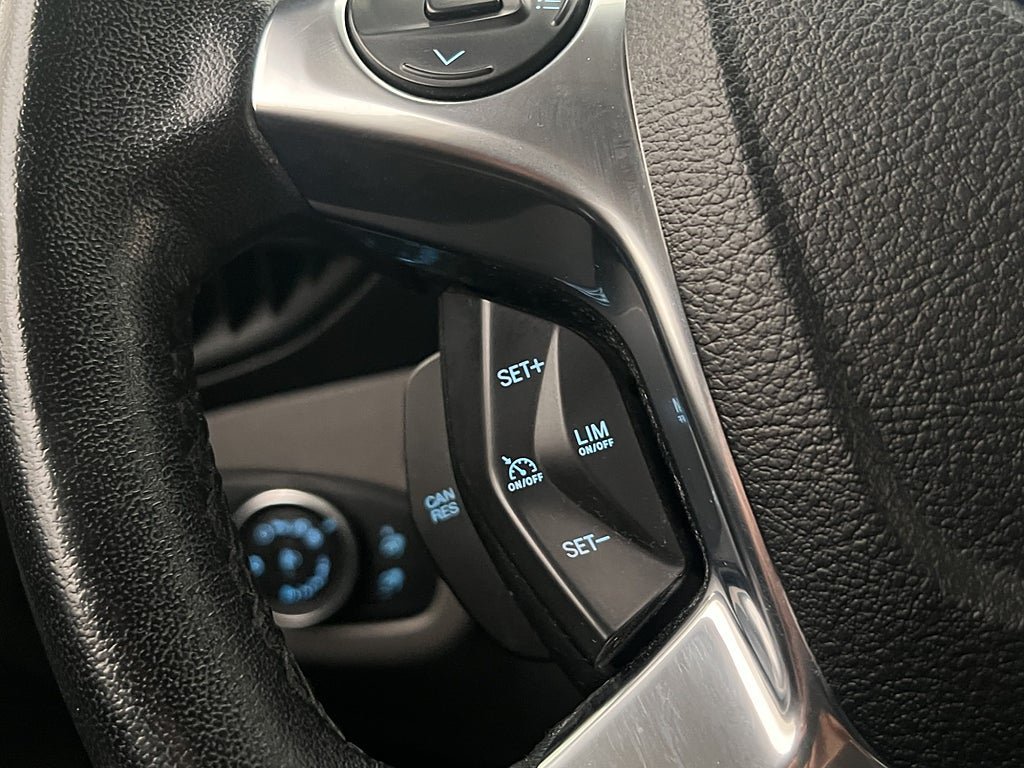 Vehicle Image 17