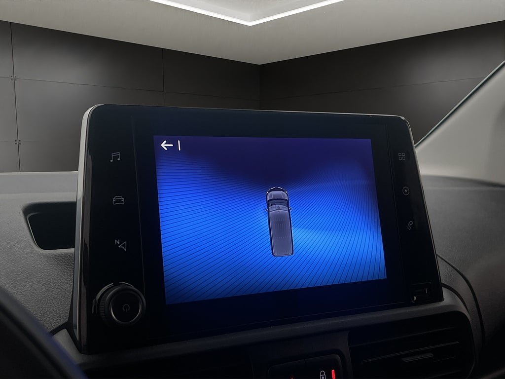 Vehicle Image 23