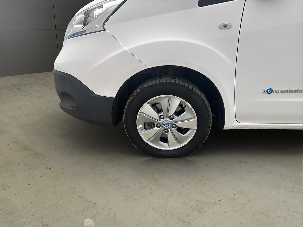 Vehicle Image 28