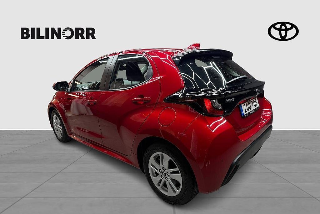 Vehicle Image 5
