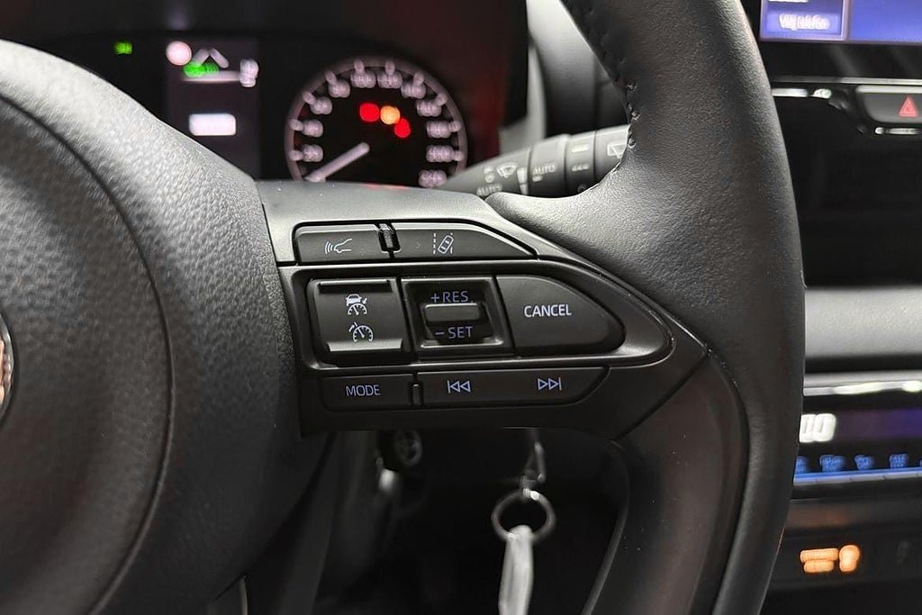Vehicle Image 16