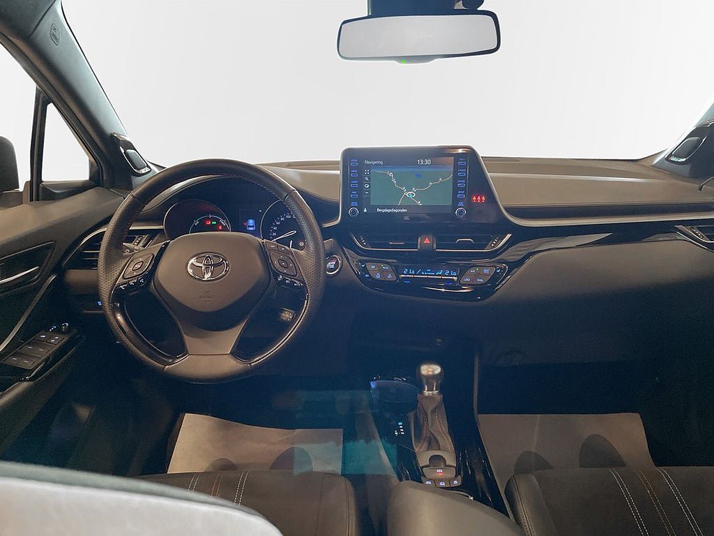 Vehicle Image 8