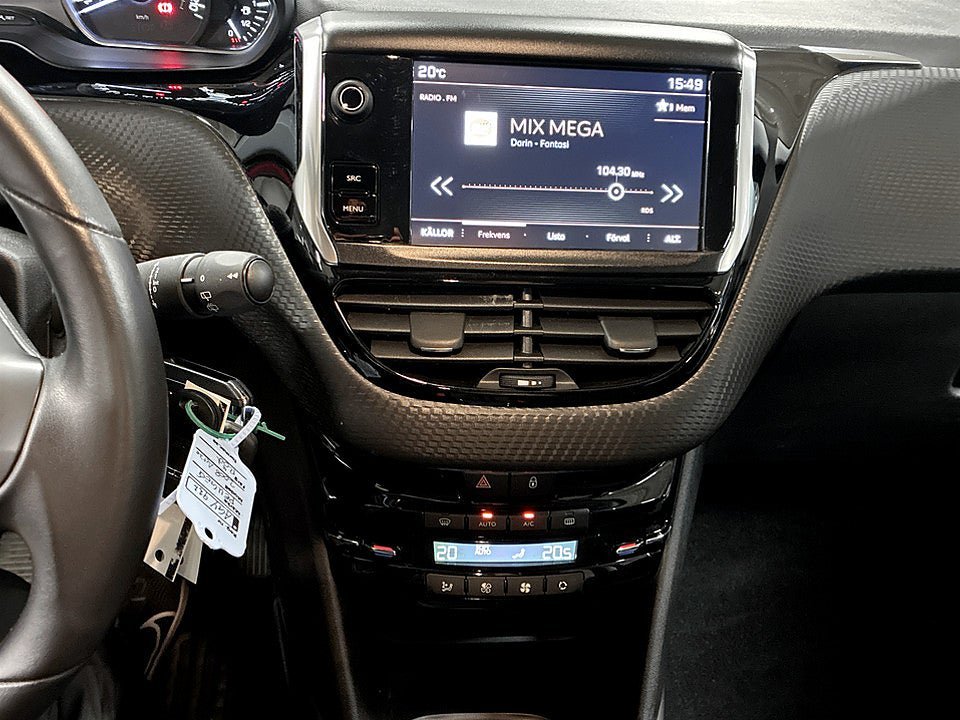 Vehicle Image 12