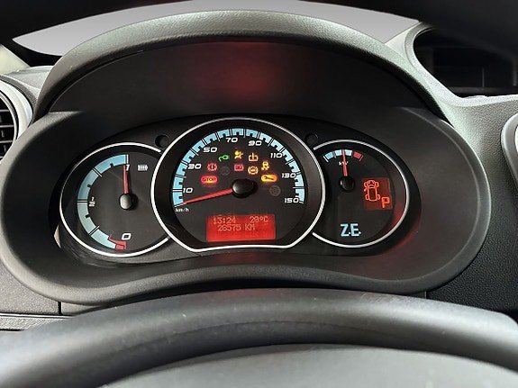 Vehicle Image 12