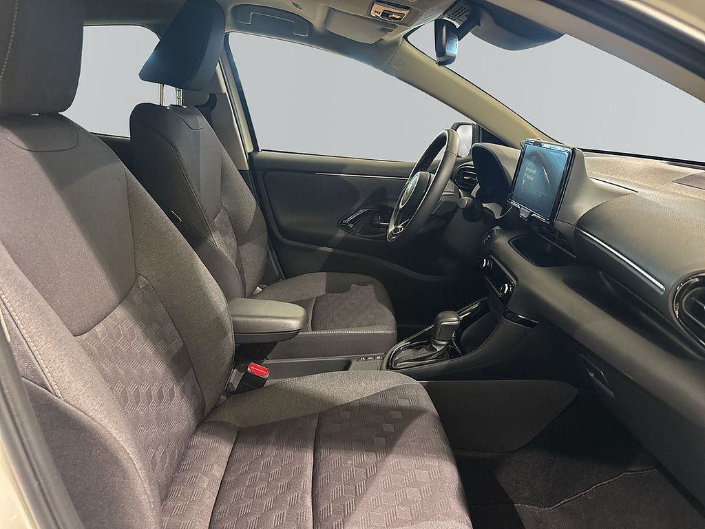 Vehicle Image 6