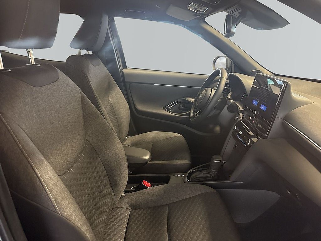 Vehicle Image 6