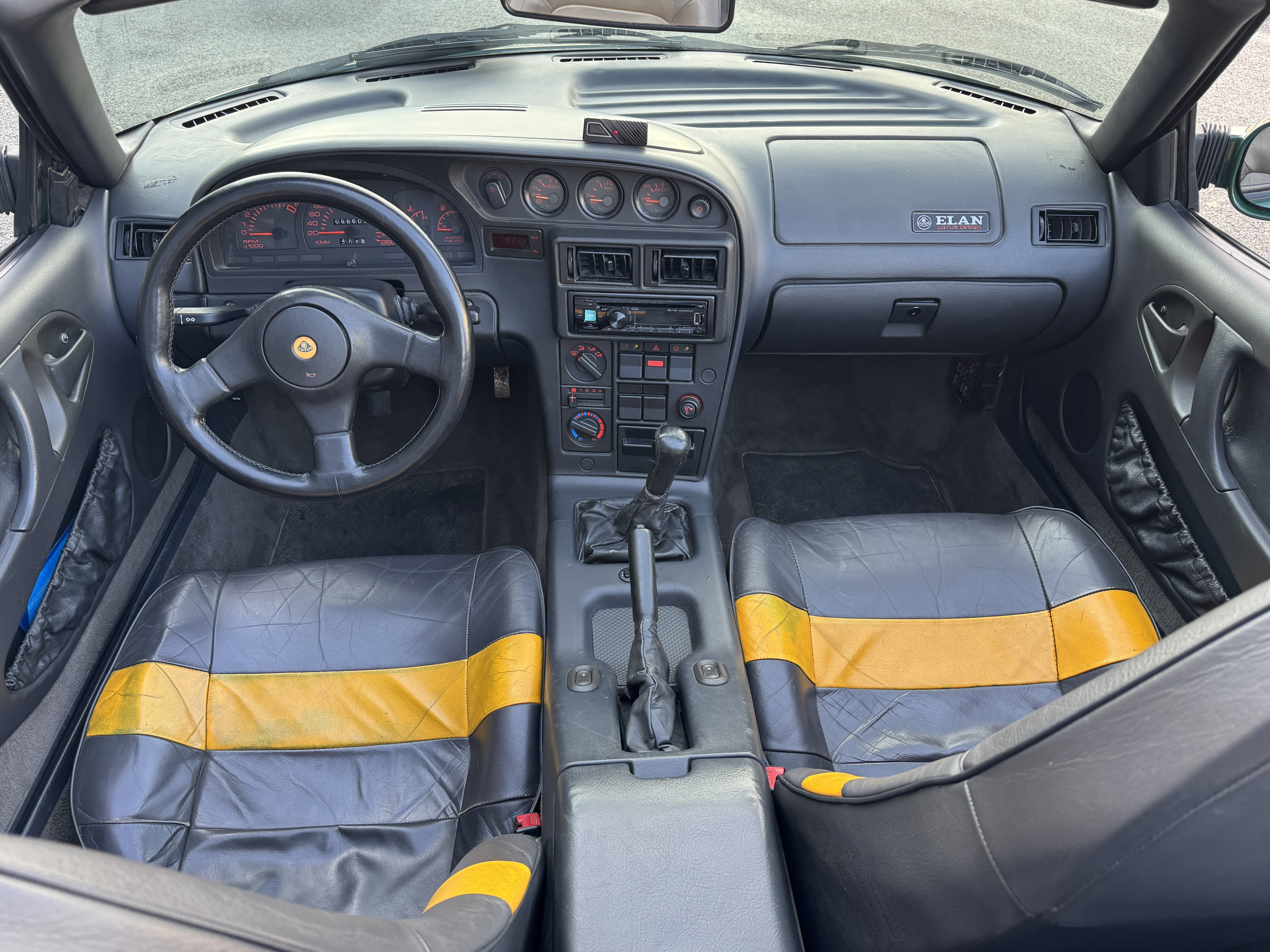 Vehicle Image 14