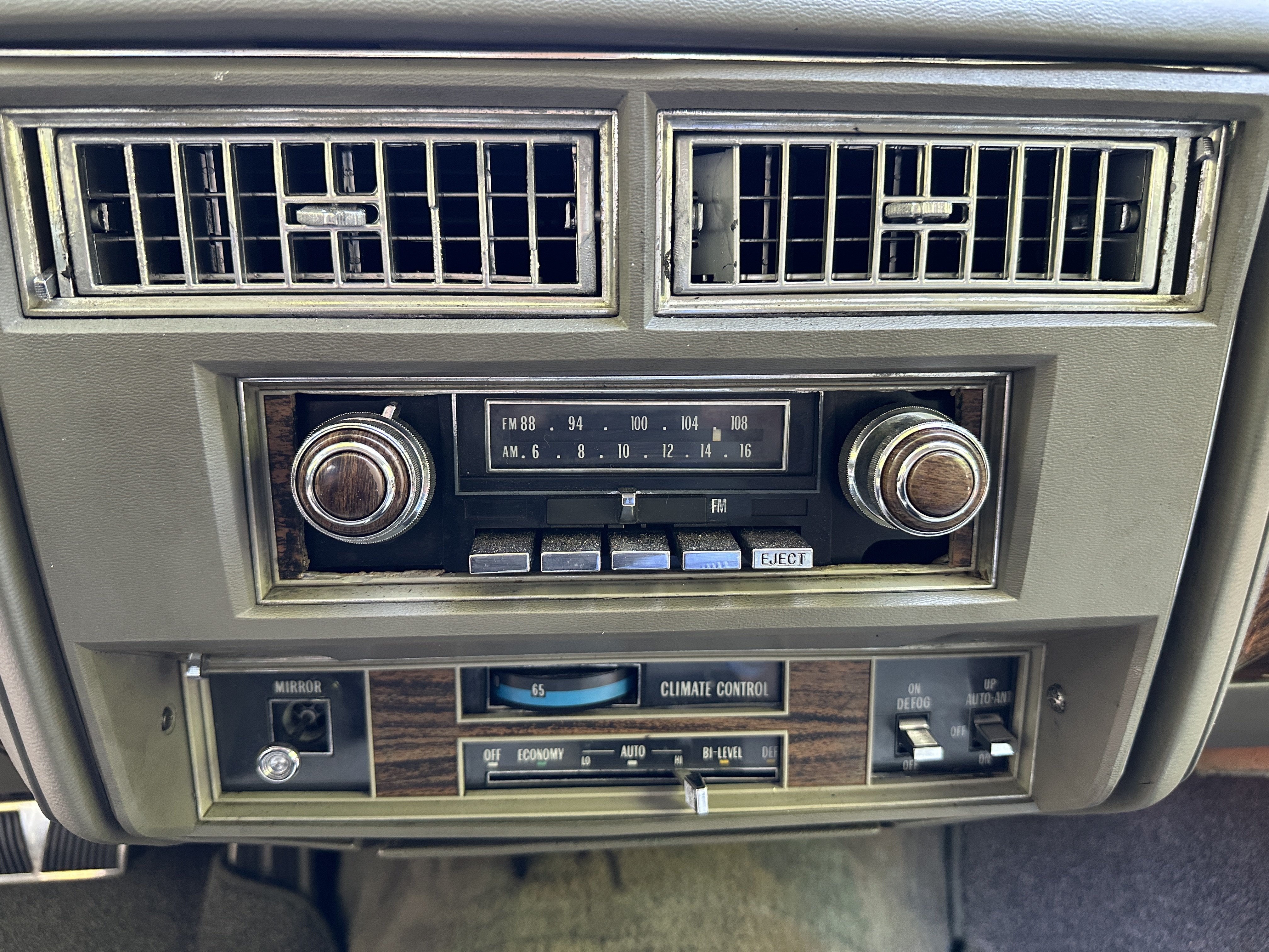Vehicle Image 38