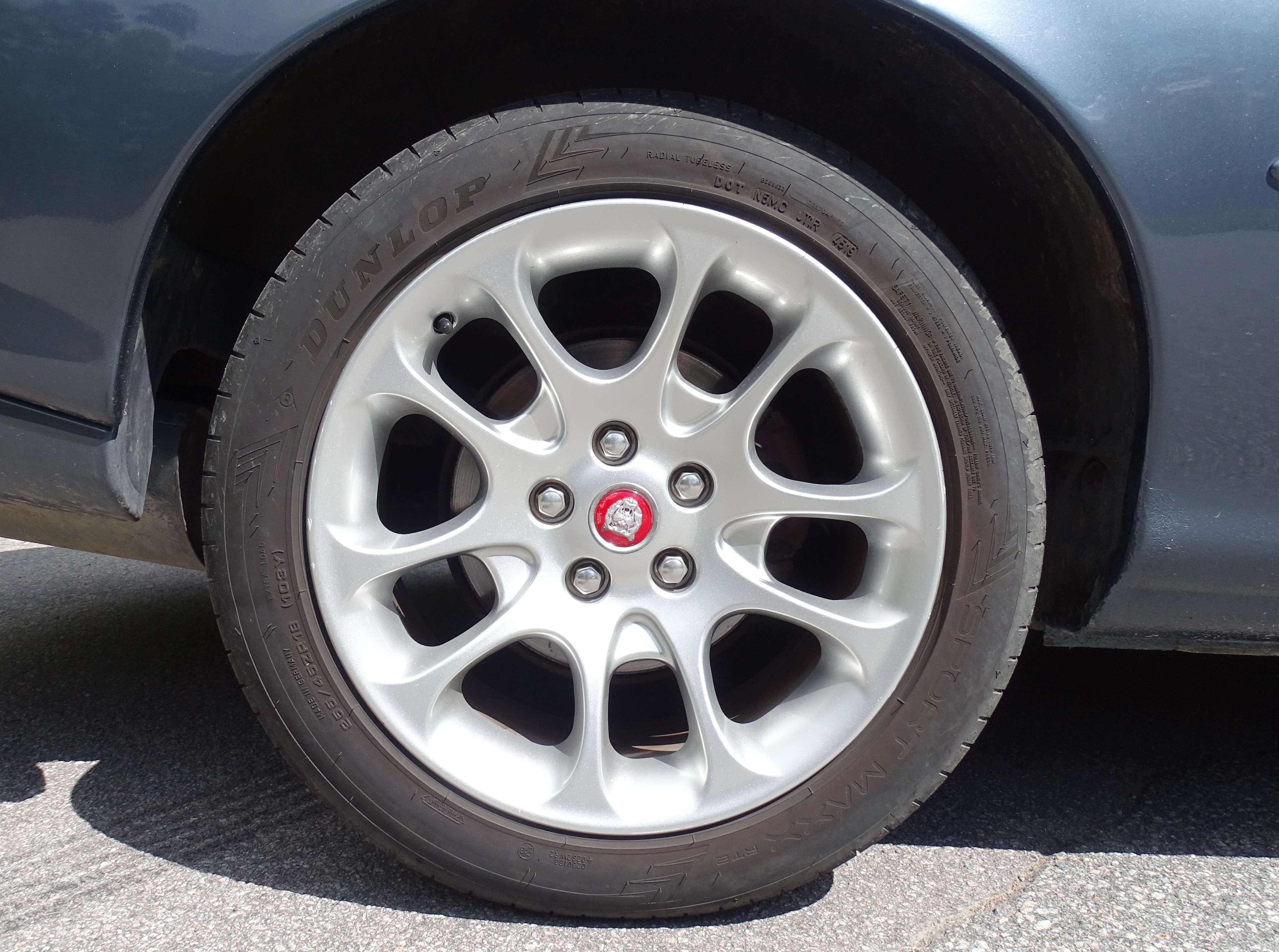 Vehicle Image 25