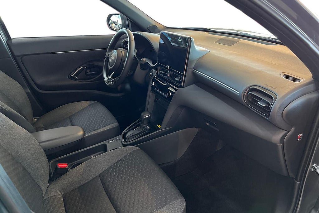Vehicle Image 6