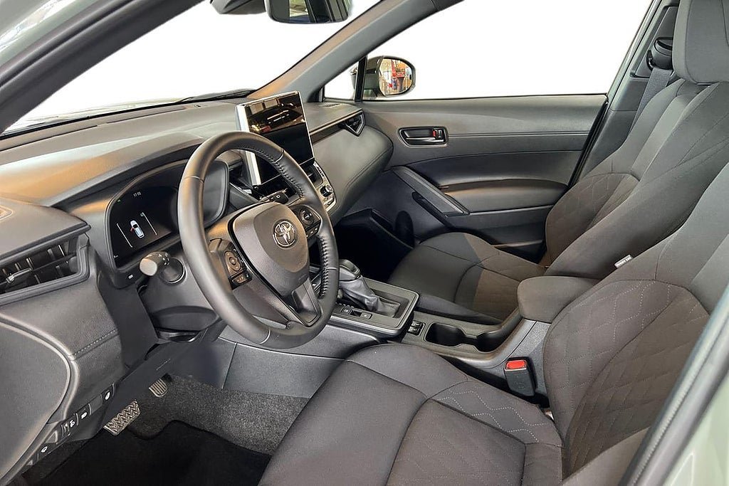 Vehicle Image 12