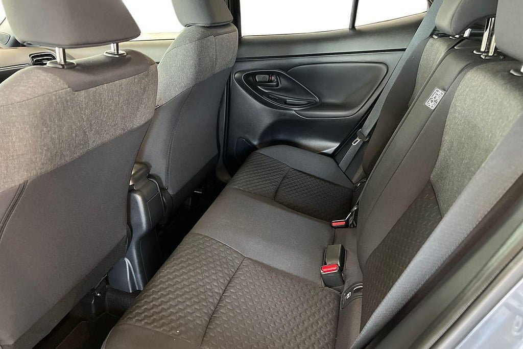 Vehicle Image 11