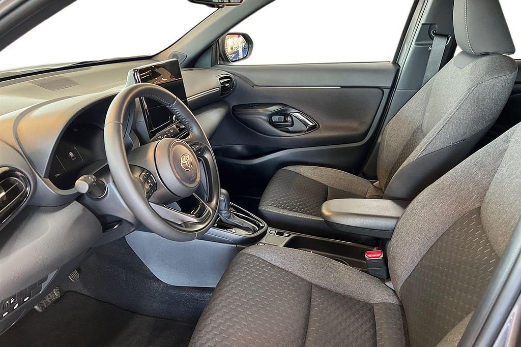 Vehicle Image 12