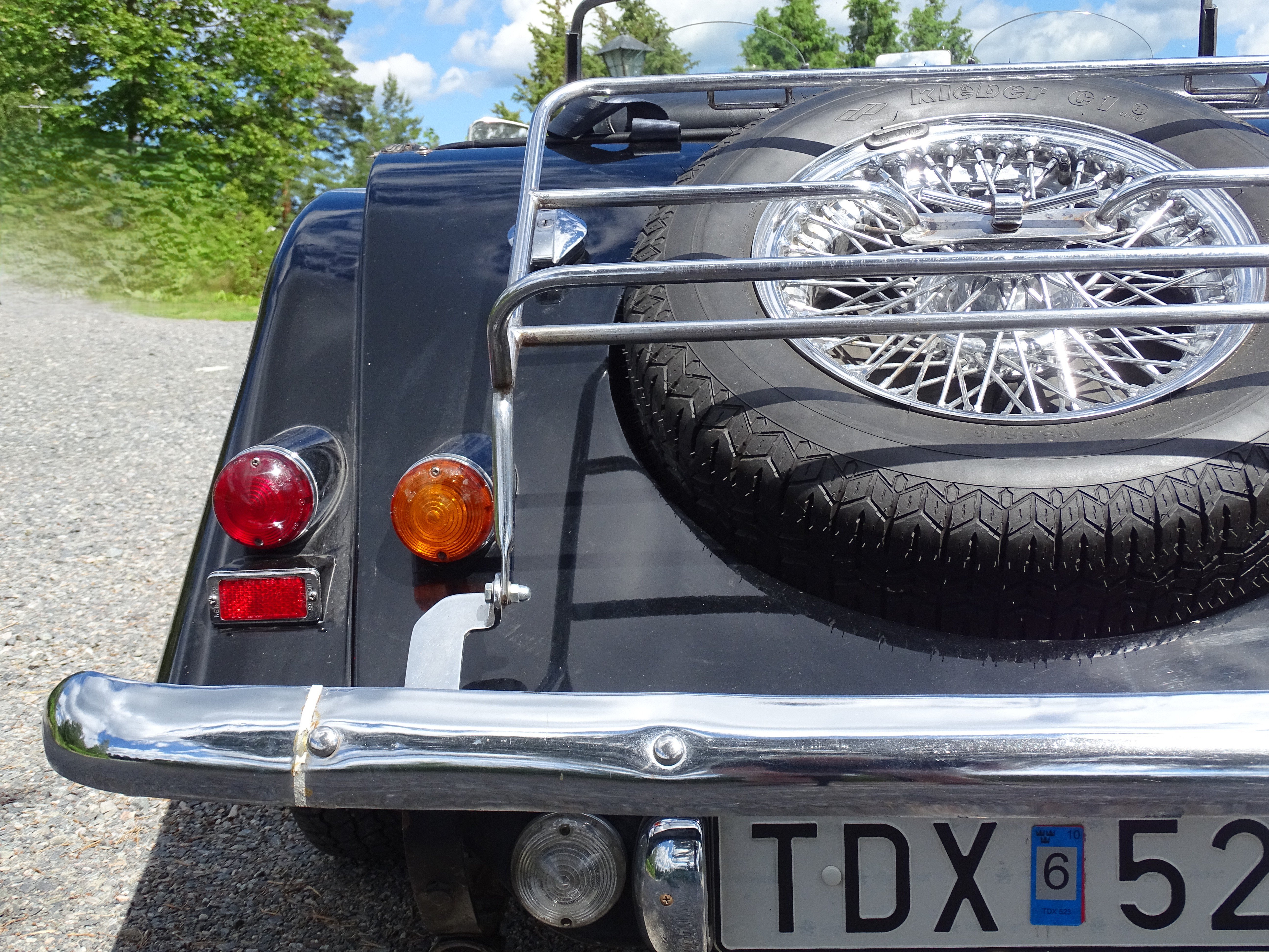 Vehicle Image 25