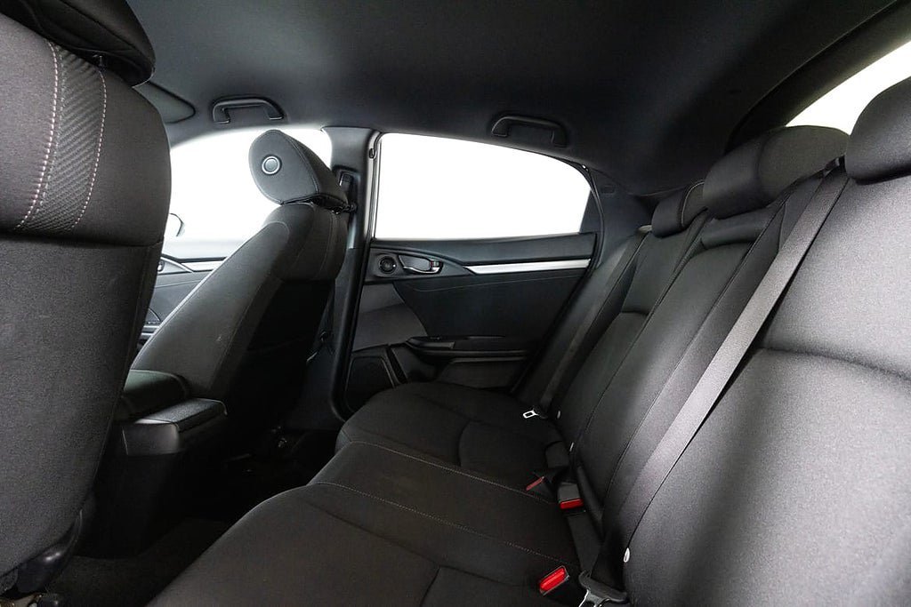 Vehicle Image 17