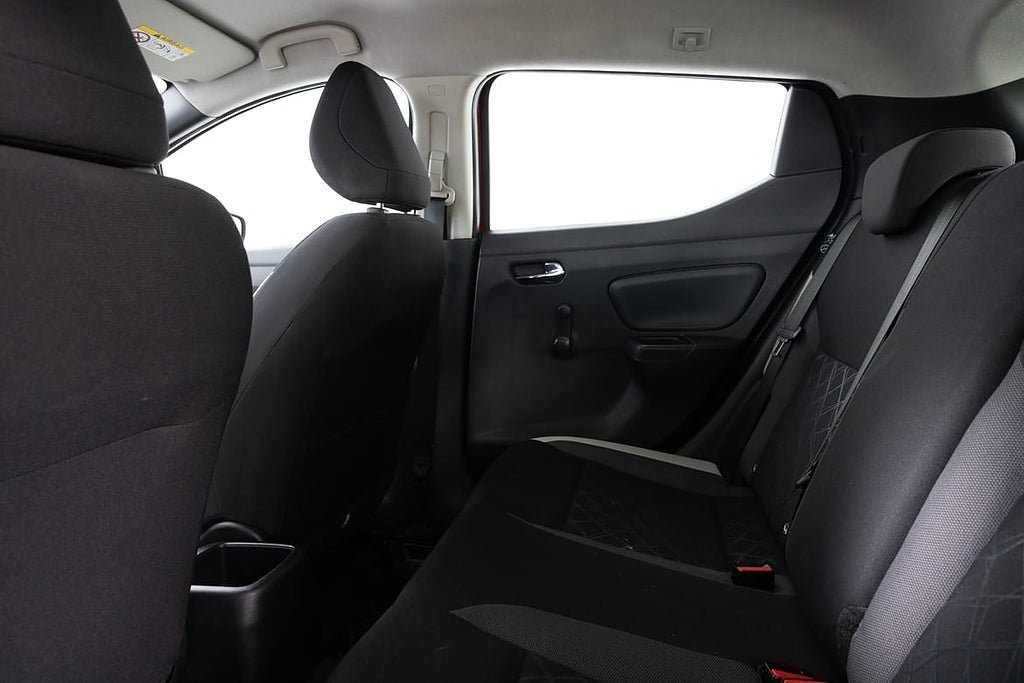 Vehicle Image 17