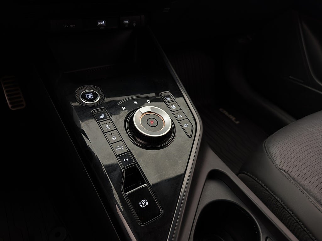 Vehicle Image 25