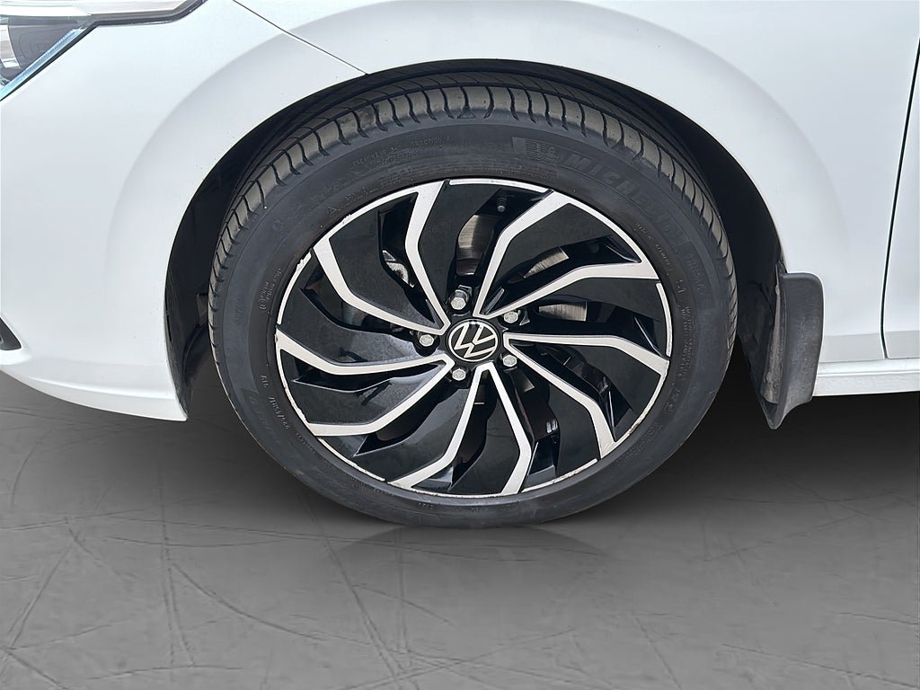 Vehicle Image 31
