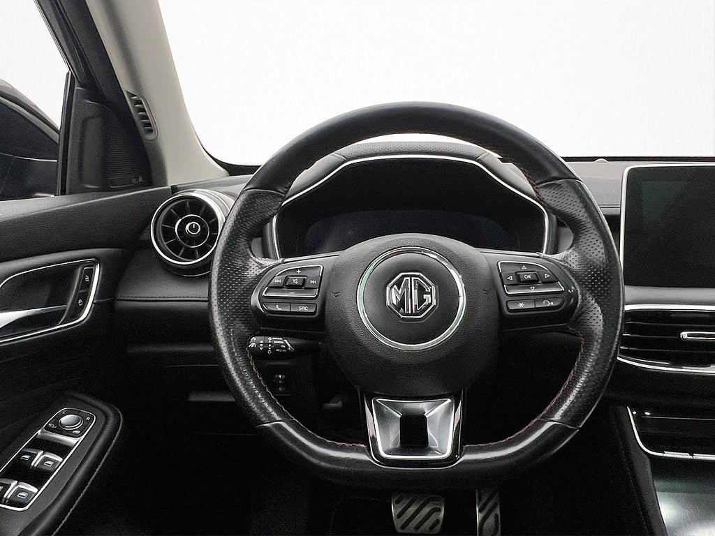 Vehicle Image 16