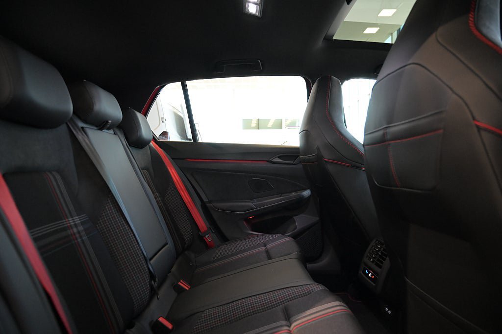 Vehicle Image 37