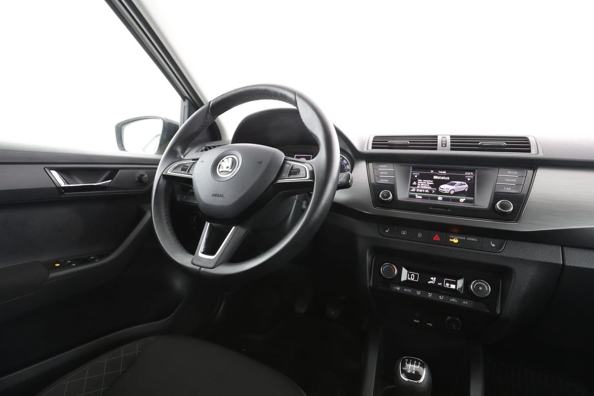 Vehicle Image 14