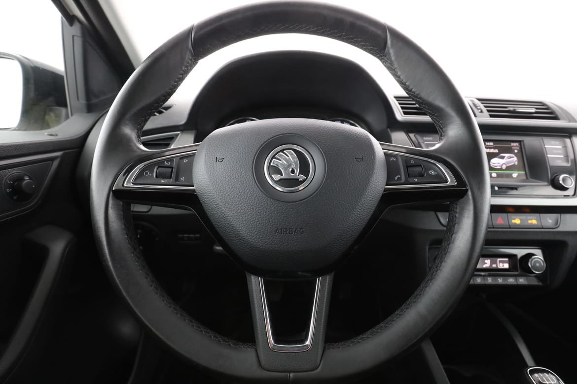 Vehicle Image 19
