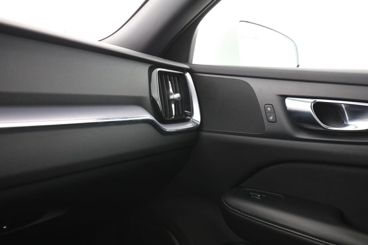Vehicle Image 38