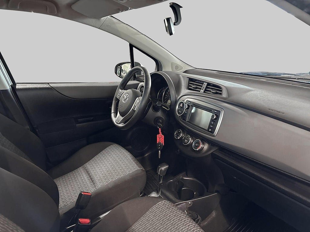 Vehicle Image 9