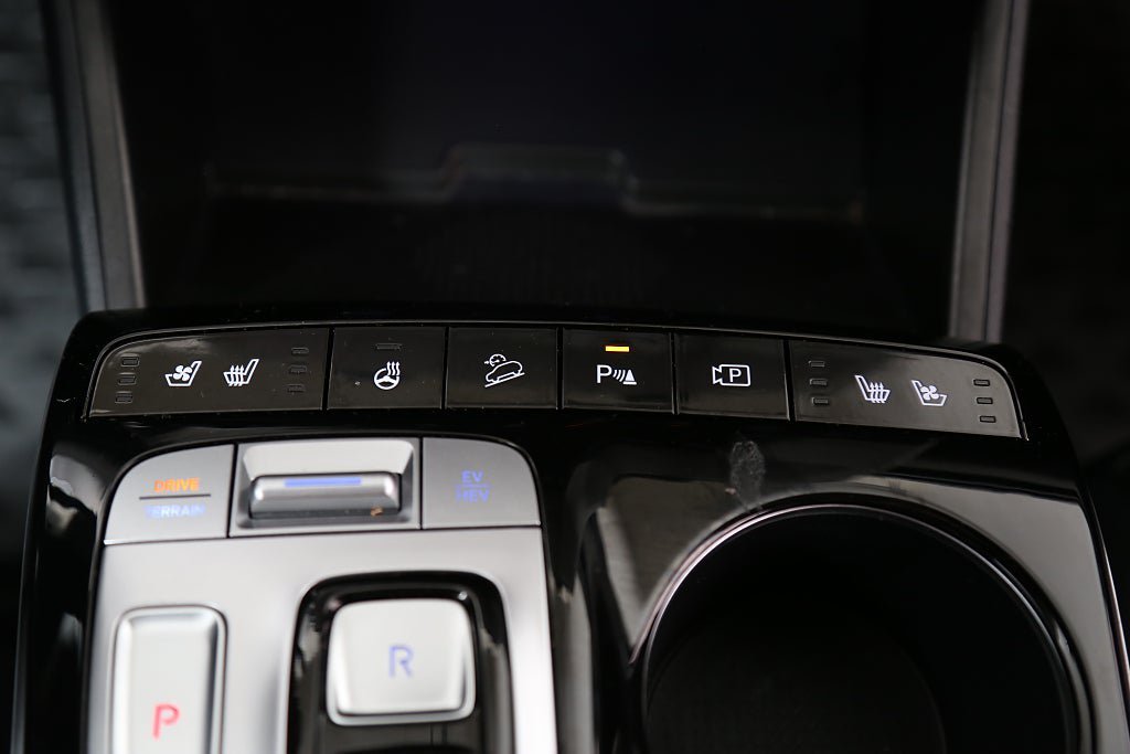 Vehicle Image 25