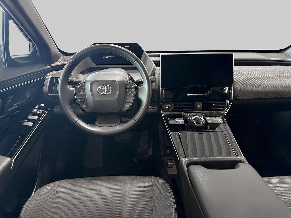 Vehicle Image 12