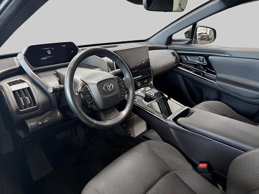 Vehicle Image 14