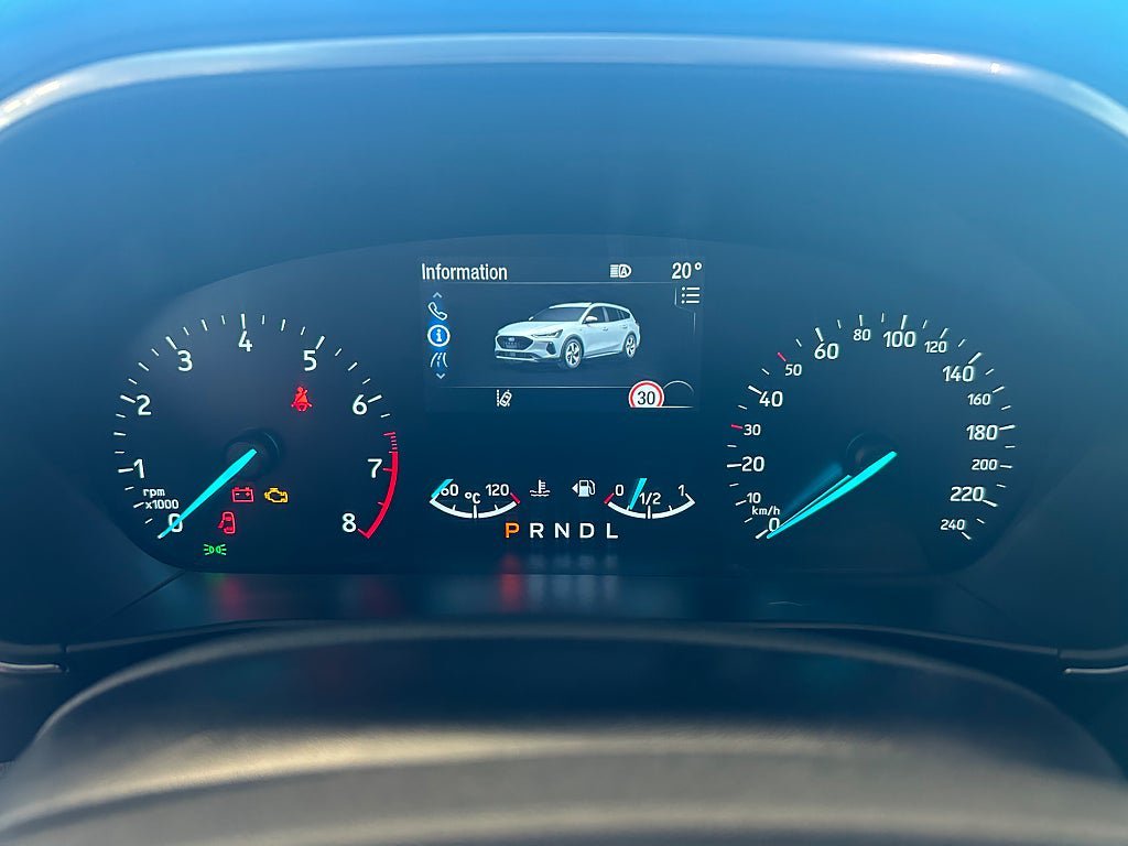 Vehicle Image 16