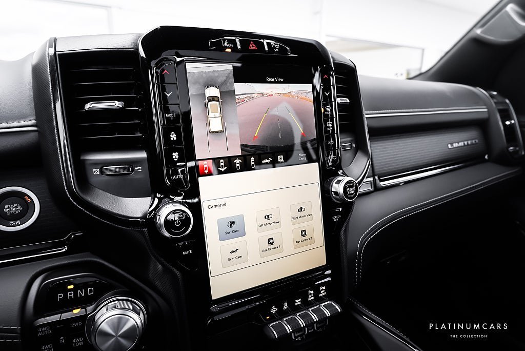 Vehicle Image 12
