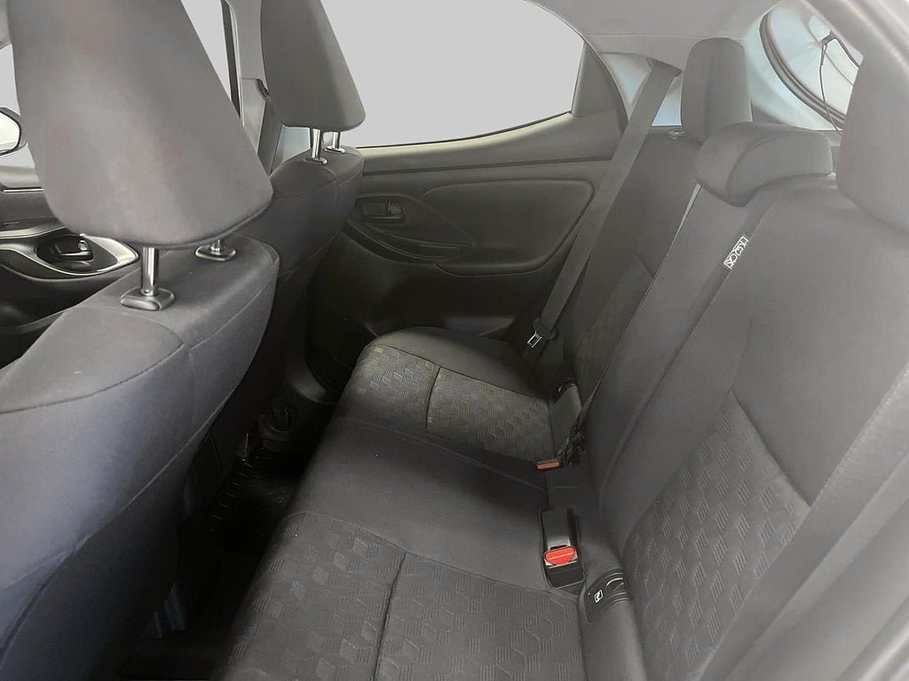 Vehicle Image 10