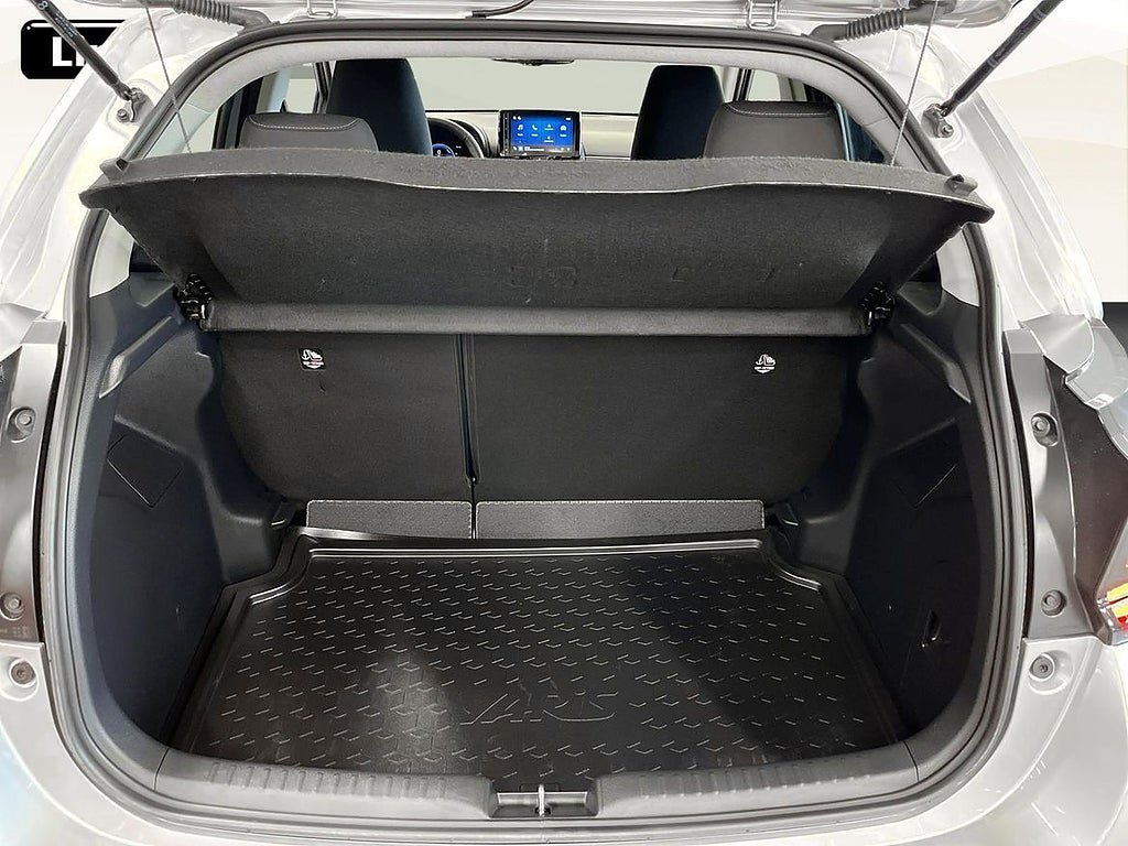 Vehicle Image 12
