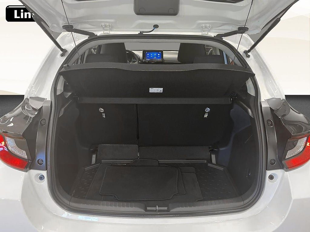 Vehicle Image 12