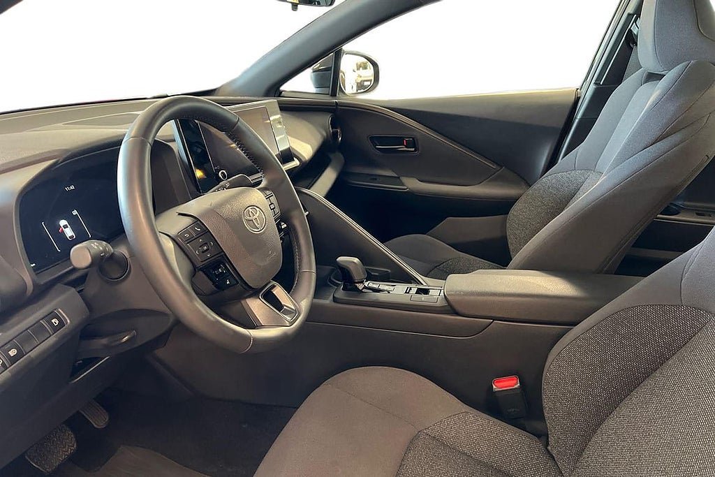 Vehicle Image 14