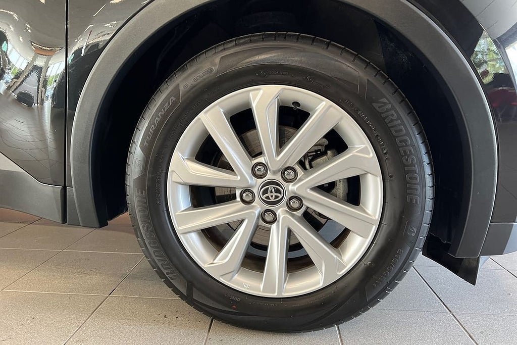 Vehicle Image 17